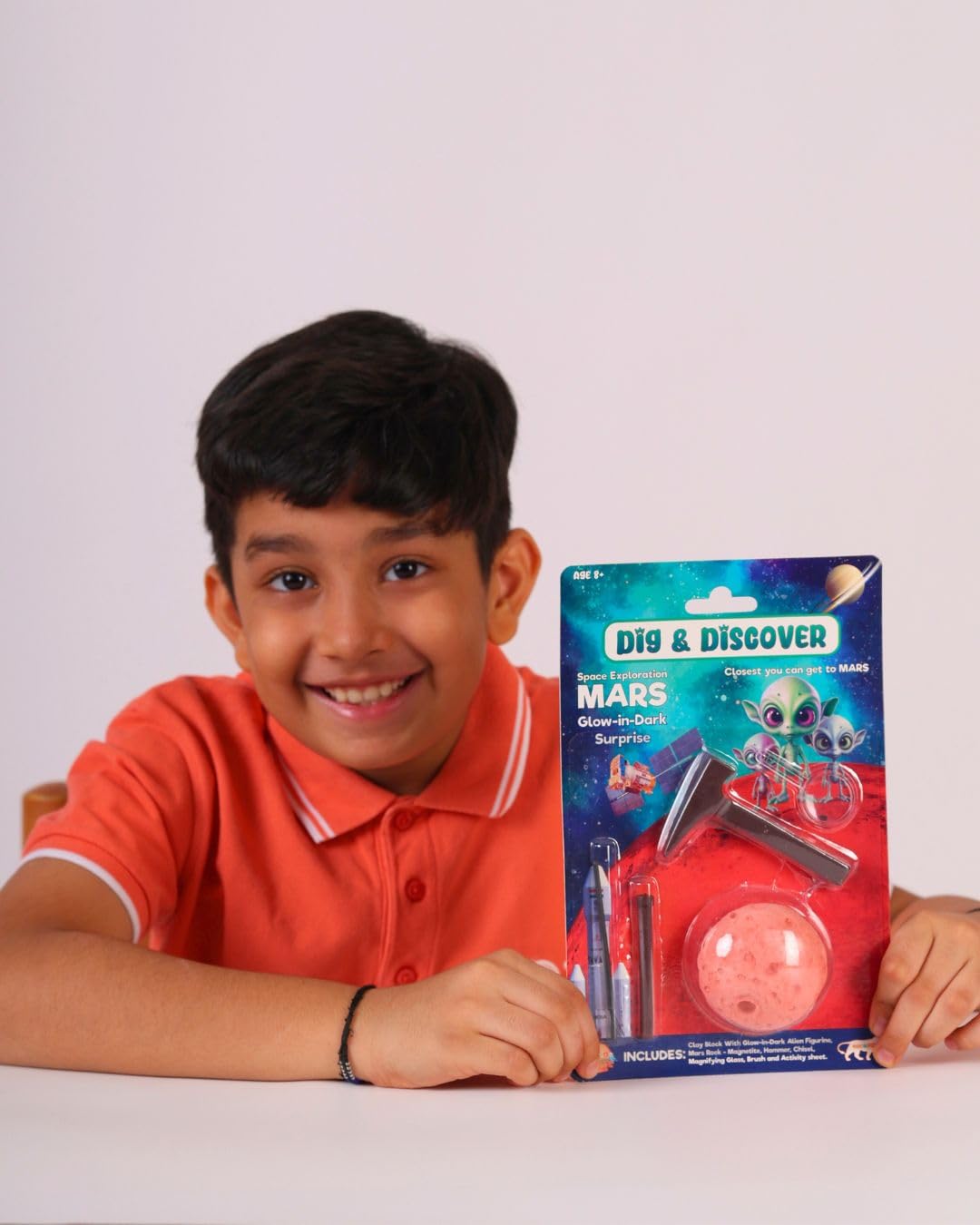 Dig & Discover - Space Excavation - Mars Excavation Kit - with Glow- in-Dark Surprise Alien and Actual Magnatite
